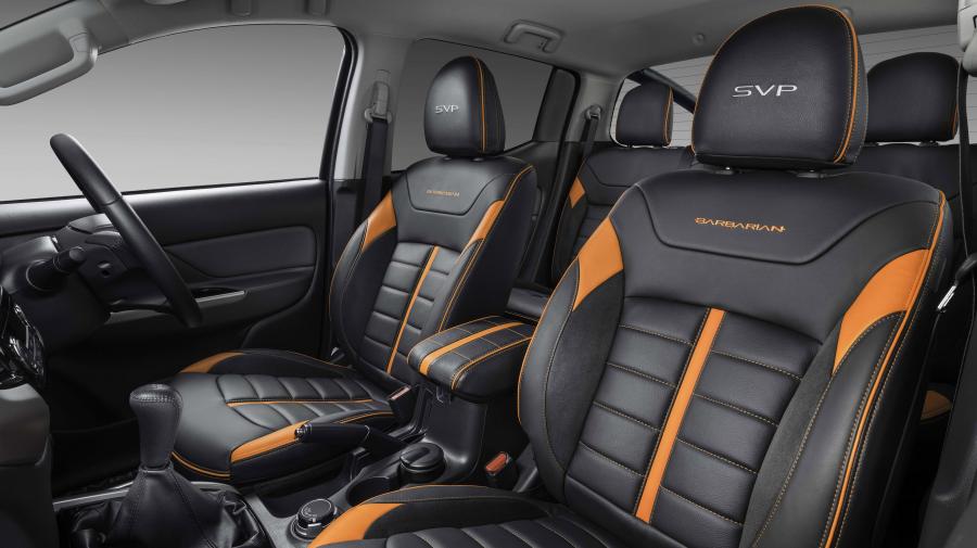 Интерьер Mitsubishi L200 Barbarian SVP II Double Cab 2018 года  (UK) (фото 5 из 5)
